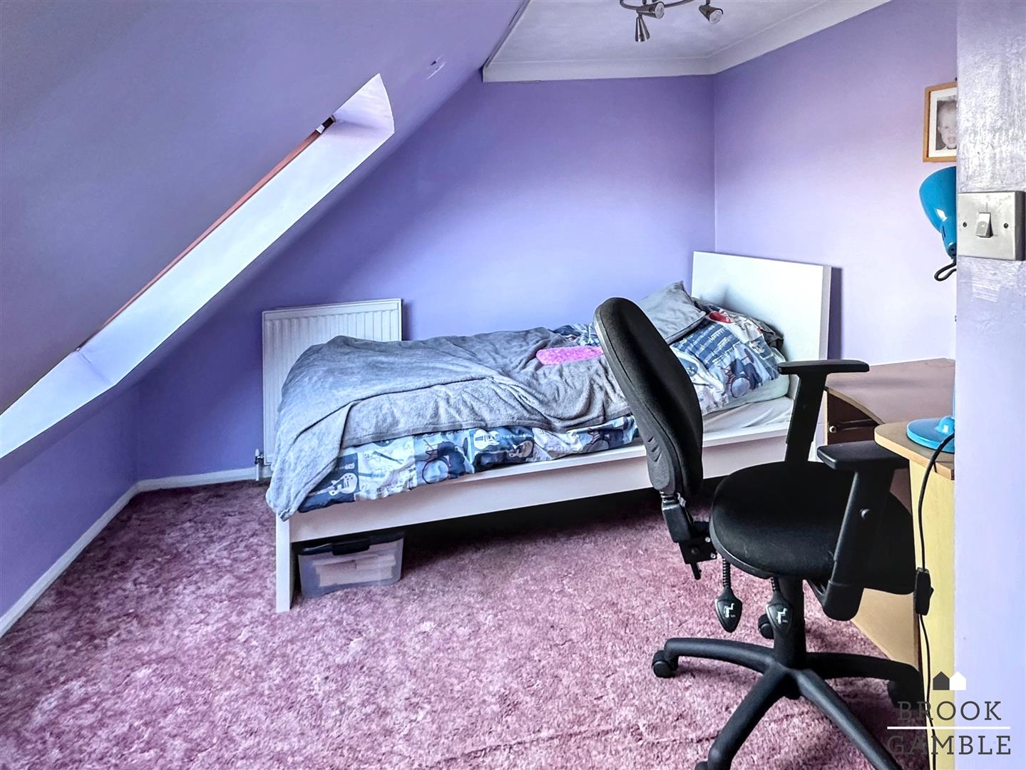 7 Bedroom House - Semi-Detached. Milton Road in Eastbourne, East Sussex 24